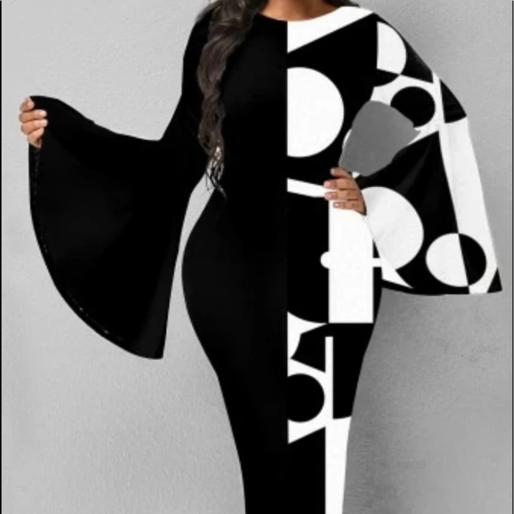 Geometric Flare Sleeve Below Knee